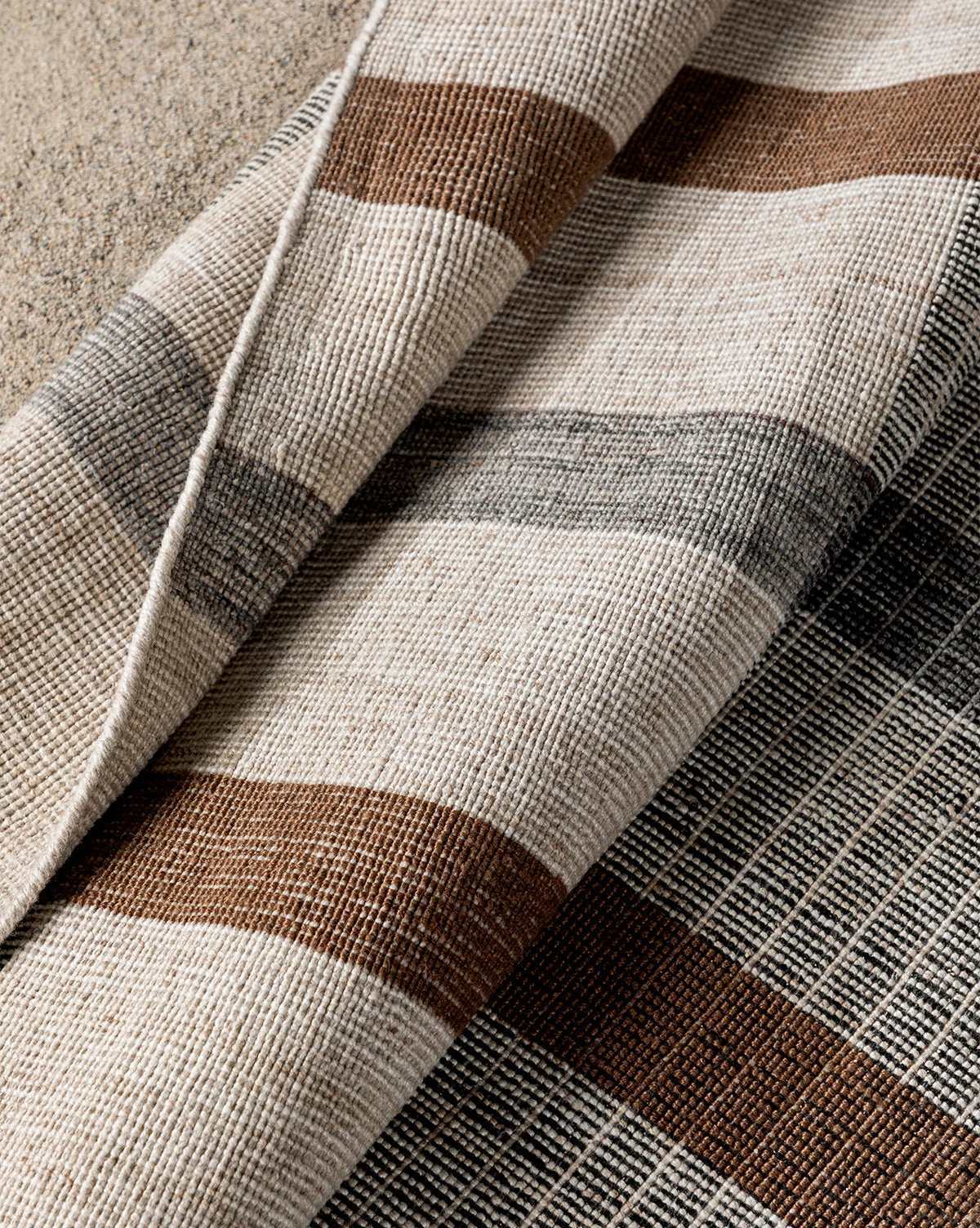 Keenan Handwoven Indoor/Outdoor Rug - Image 4