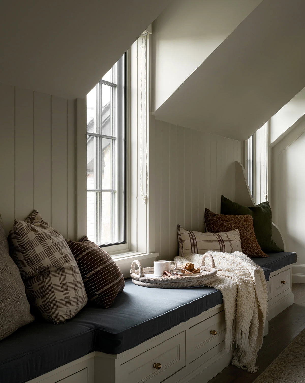 Beatrice Wool Throw - Image 4