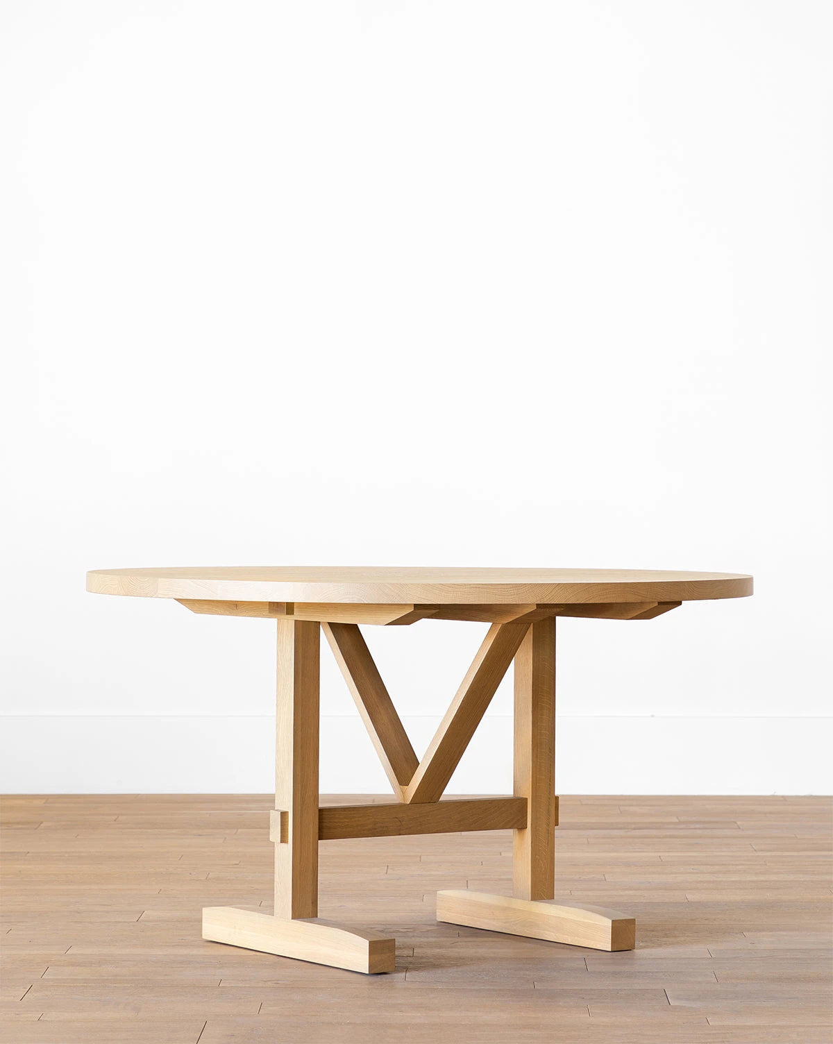 Giselle Round Table - Image 3