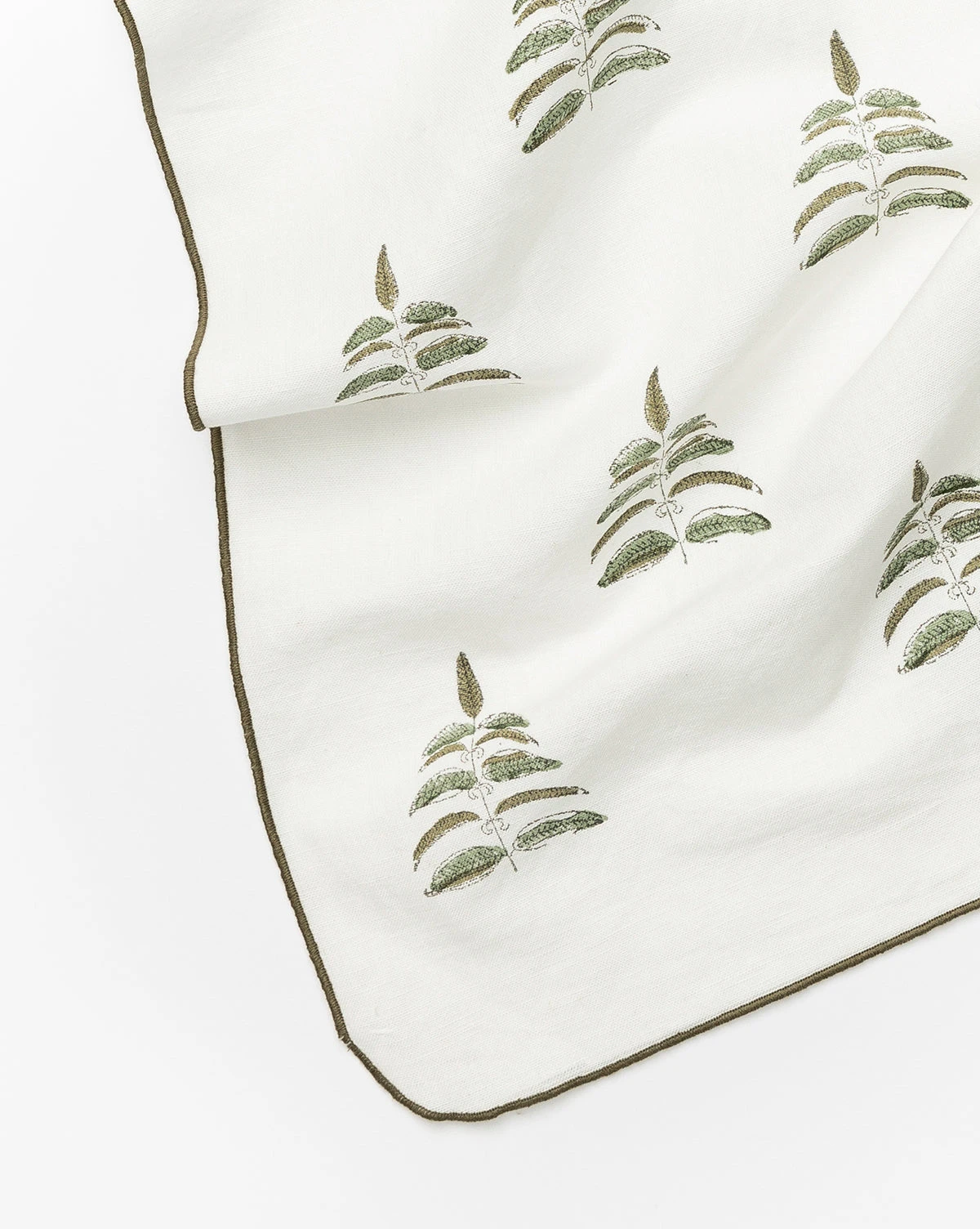 Lorraine Print Tablecloth - Image 3