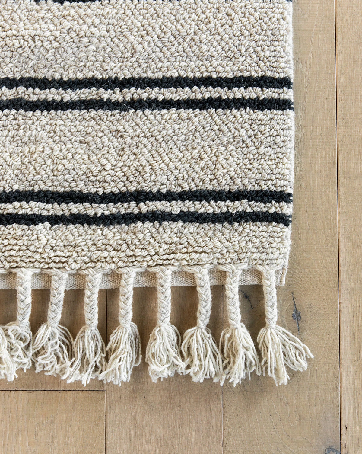 Soliel Handwoven Wool Rug - Image 3
