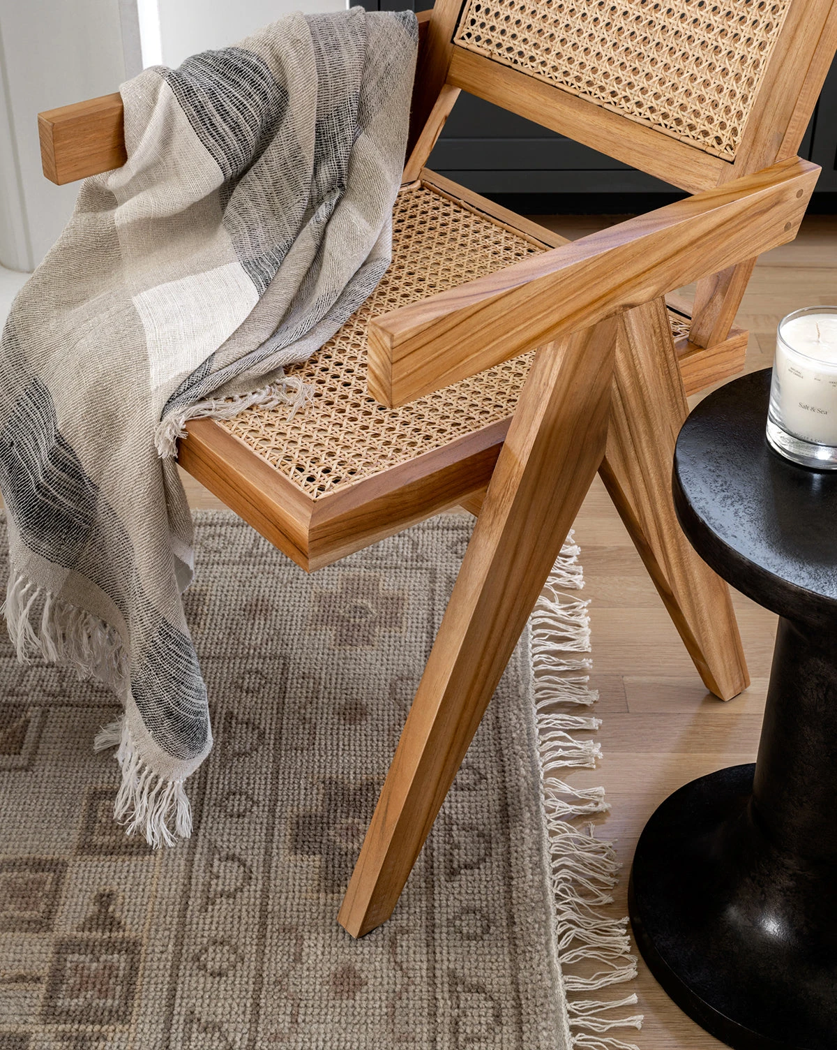 Noir Judy Chair - Image 3