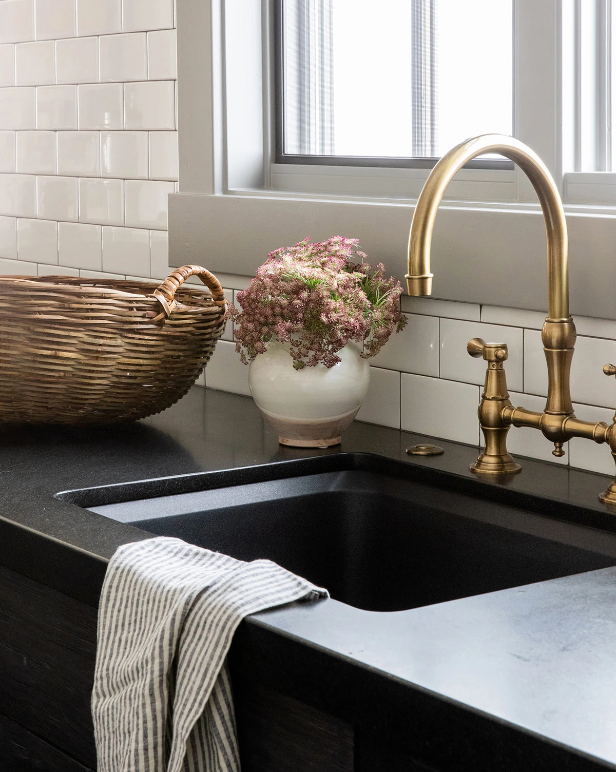 Thin Stripe Linen Hand Towel - Image 4