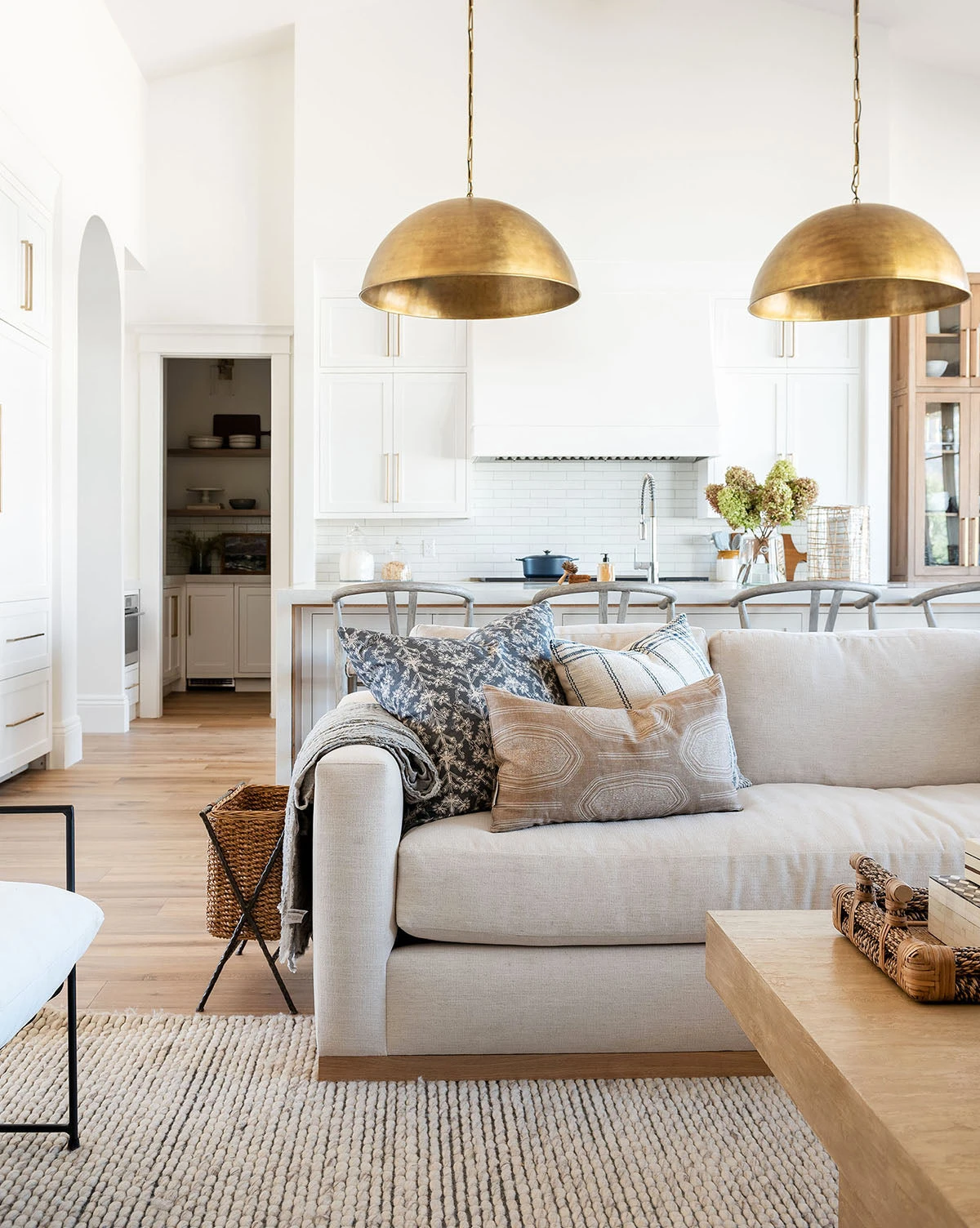 Vernon Sofa - Image 2