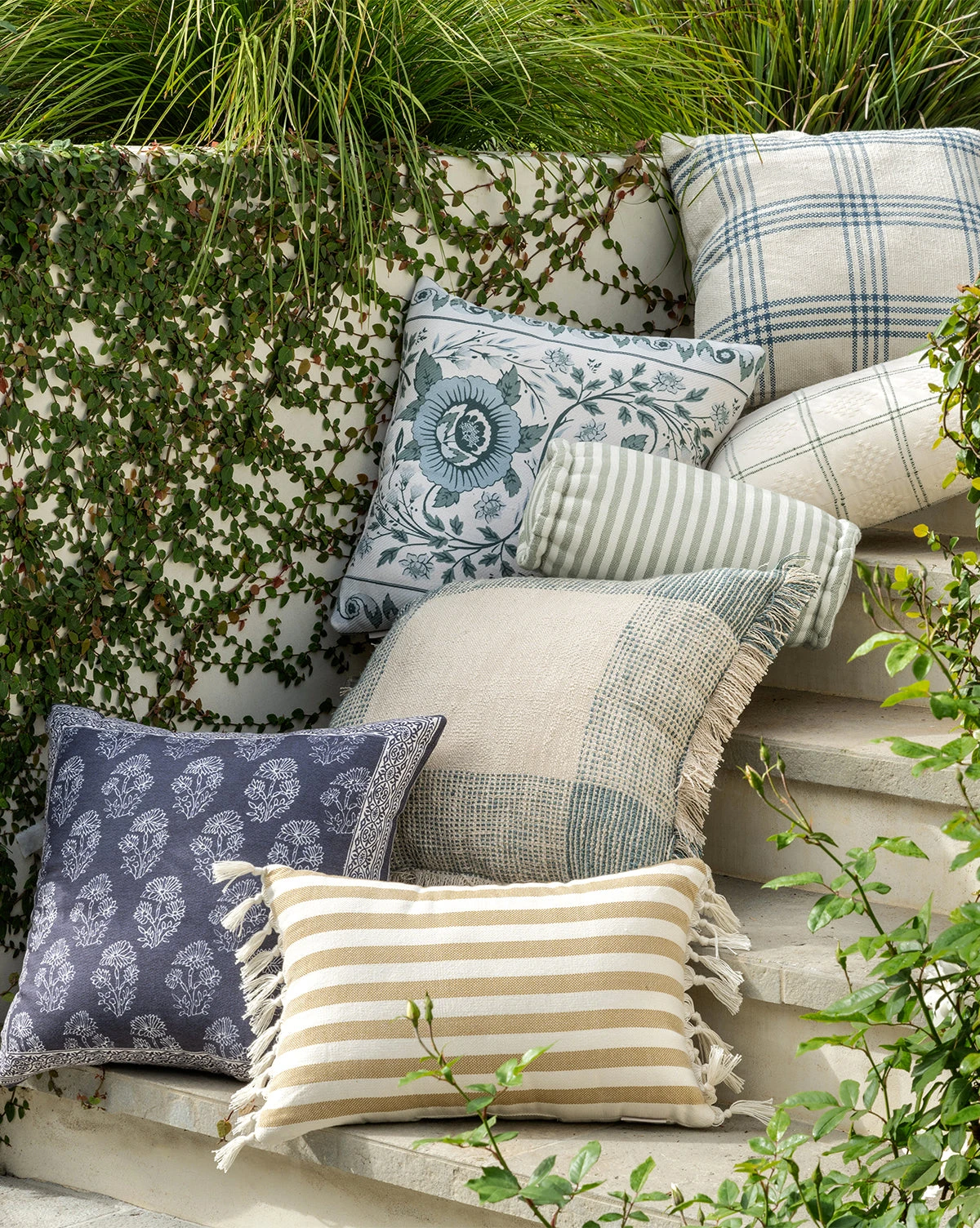 Conlin Indoor/Outdoor Pillow - Image 5